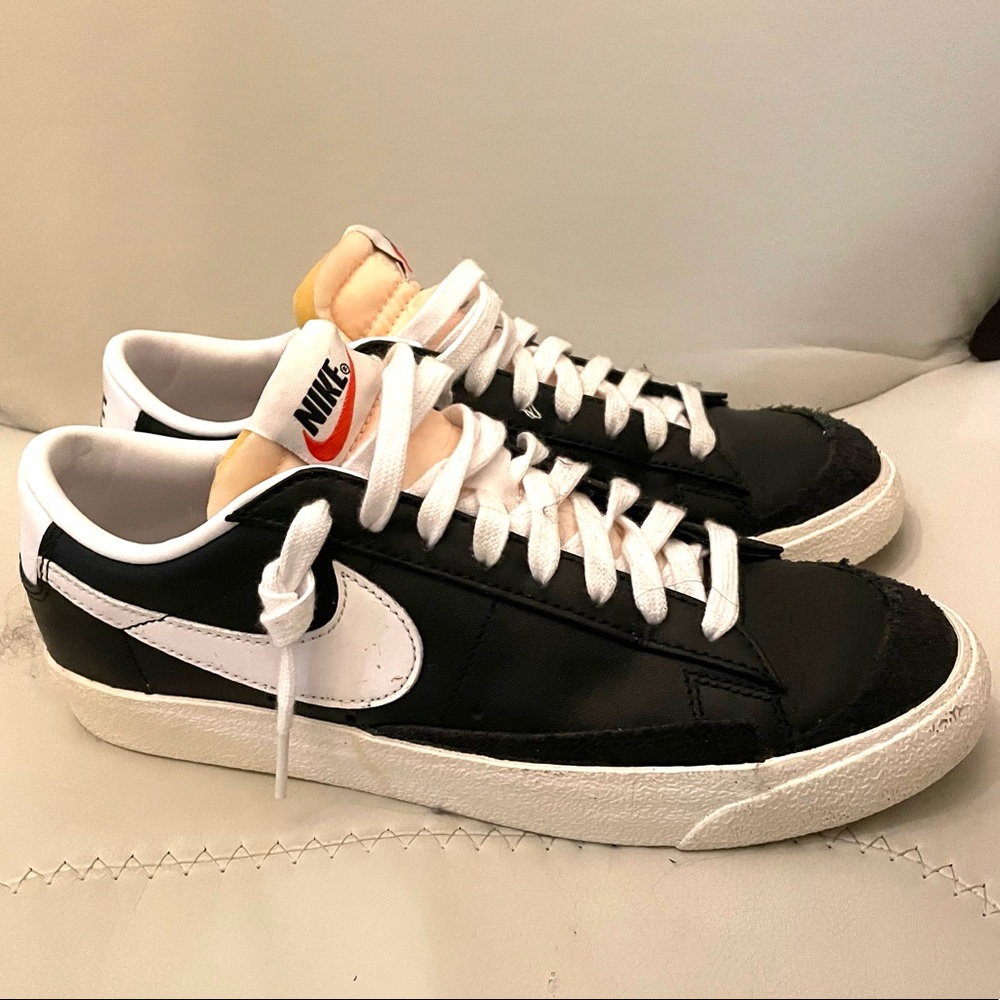 Nike low Blazers. Men’s size 7. Worn once.